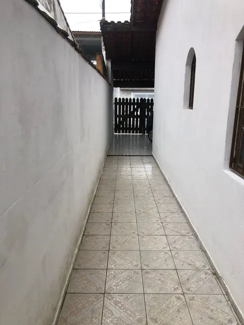 Foto 2 de Casa com 2 quartos à venda, 65m2 em Itanhaem - SP