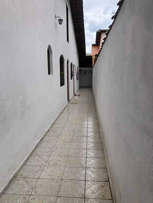 Foto 3 de Casa com 2 quartos à venda, 65m2 em Itanhaem - SP