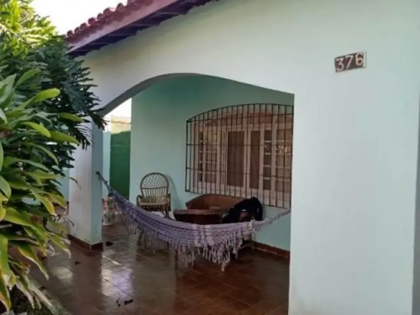 Casa com 3 quartos à venda, 165m2 em Itanhaem - SP - imagem 2 Foto 2 de Casa com 3 quartos à venda, 165m2 em Itanhaem - SP