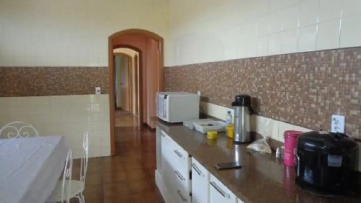 Sala Comercial com 7 quartos à venda, 530m2 em Itanhaem - SP - imagem 6 Foto 6 de Sala Comercial com 7 quartos à venda, 530m2 em Itanhaem - SP