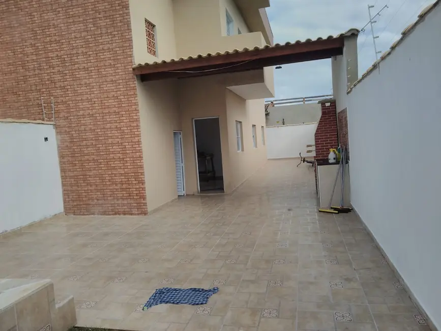 Foto 2 de Casa com 2 quartos à venda, 60m2 em Itanhaem - SP