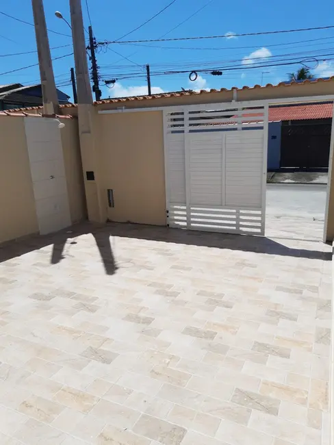 Foto 2 de Casa com 2 quartos à venda, 70m2 em Itanhaem - SP