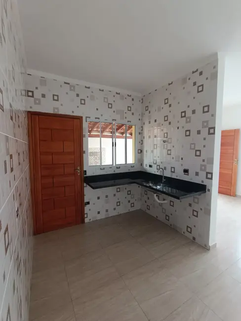 Foto 3 de Casa com 2 quartos à venda, 130m2 em Itanhaem - SP
