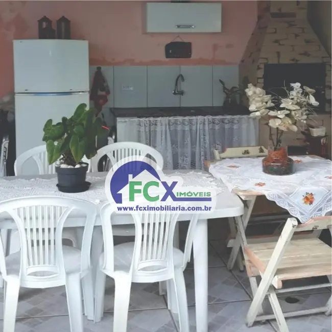 Foto 2 de Casa com 2 quartos à venda, 67m2 em Itanhaem - SP