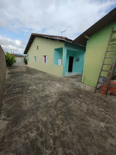 Foto 3 de Casa com 4 quartos à venda, 130m2 em Itanhaem - SP