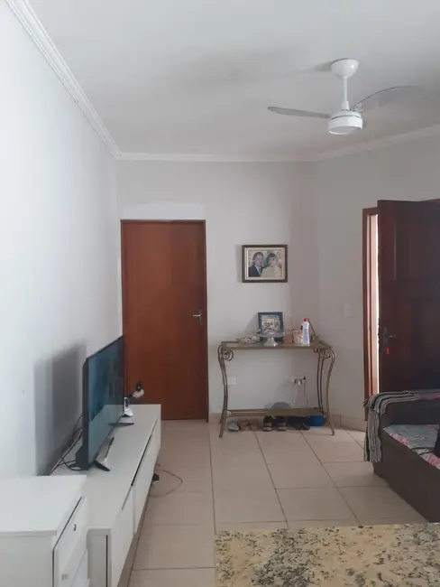Foto 6 de Casa com 2 quartos à venda, 63m2 em Itanhaem - SP