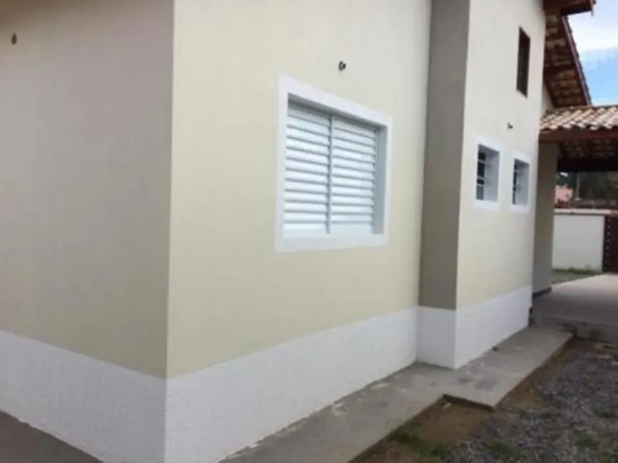 Foto 3 de Casa com 2 quartos à venda, 180m2 em Itanhaem - SP