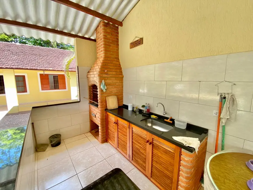 Chácara com 2 quartos à venda, 200m2 em Itanhaem - SP - imagem 4 Foto 4 de Chácara com 2 quartos à venda, 200m2 em Itanhaem - SP