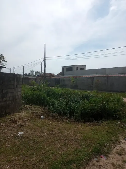 Casa com 1 quarto à venda, 60m2 em Itanhaem - SP - imagem 3 Foto 3 de Casa com 1 quarto à venda, 60m2 em Itanhaem - SP