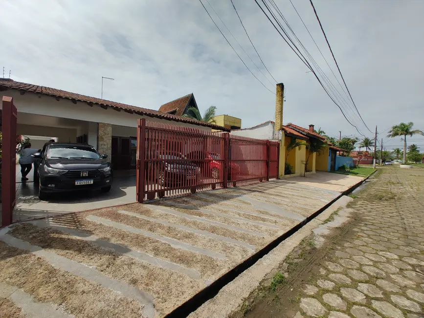 Foto 2 de Casa com 4 quartos à venda, 102m2 em Itanhaem - SP