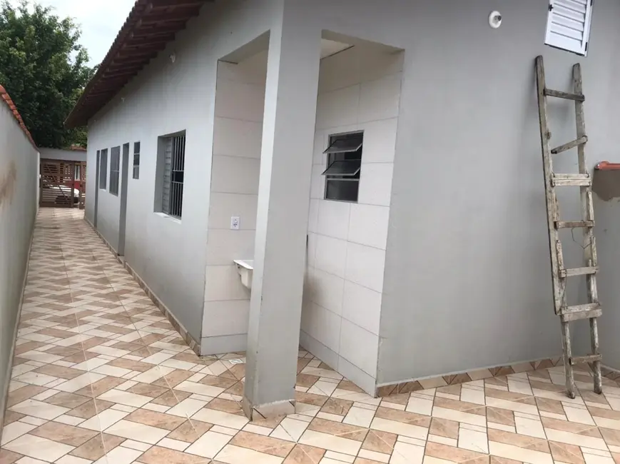 Casa com 2 quartos à venda, 70m2 em Itanhaem - SP - imagem 1 Foto 1 de Casa com 2 quartos à venda, 70m2 em Itanhaem - SP