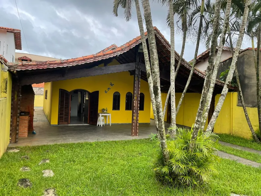 Foto 2 de Casa com 2 quartos à venda, 125m2 em Itanhaem - SP