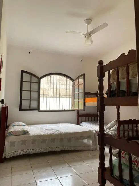 Foto 5 de Casa com 2 quartos à venda, 125m2 em Itanhaem - SP