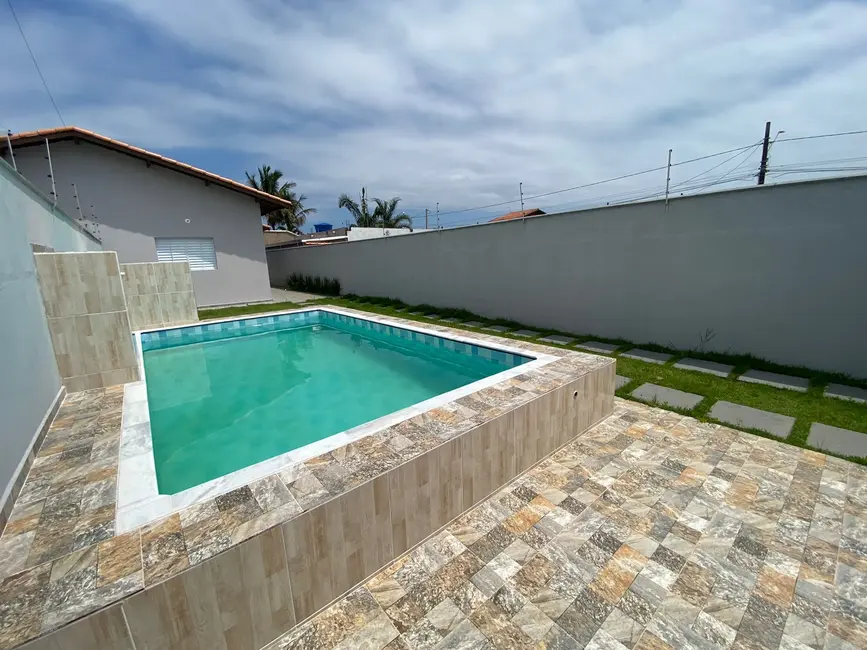 Foto 2 de Casa com 2 quartos à venda, 59m2 em Itanhaem - SP