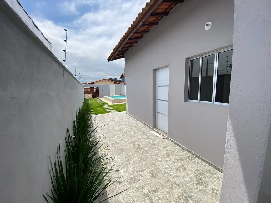 Foto 8 de Casa com 2 quartos à venda, 59m2 em Itanhaem - SP