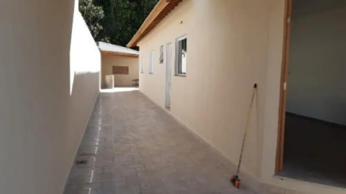 Foto 6 de Casa com 2 quartos à venda, 65m2 em Itanhaem - SP