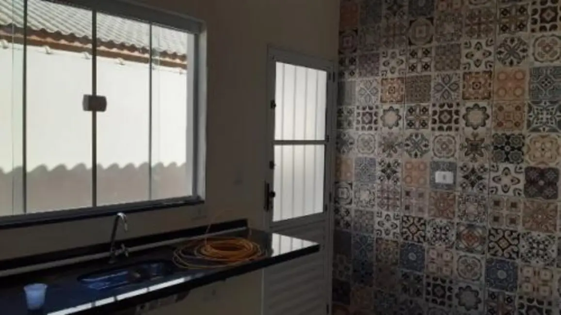 Foto 1 de Casa com 2 quartos à venda, 65m2 em Itanhaem - SP