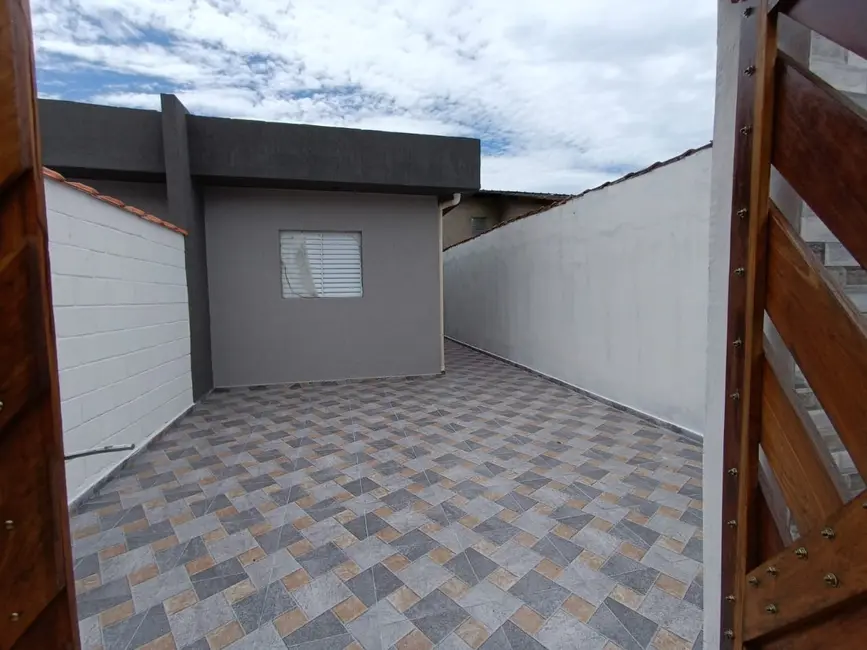 Foto 1 de Casa com 2 quartos à venda, 55m2 em Itanhaem - SP
