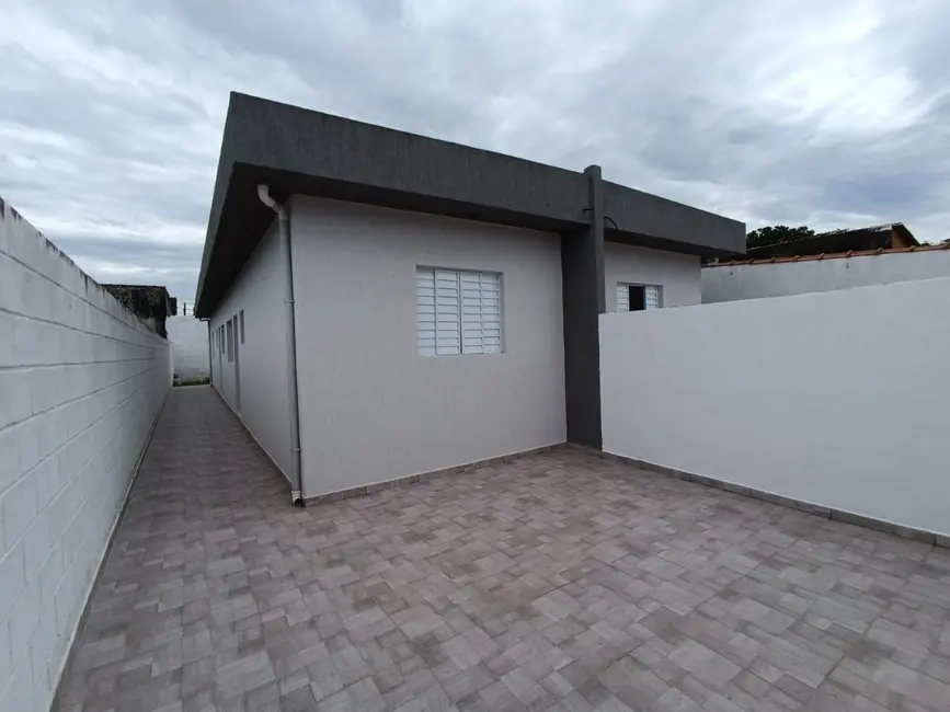 Foto 2 de Casa com 2 quartos à venda, 55m2 em Itanhaem - SP
