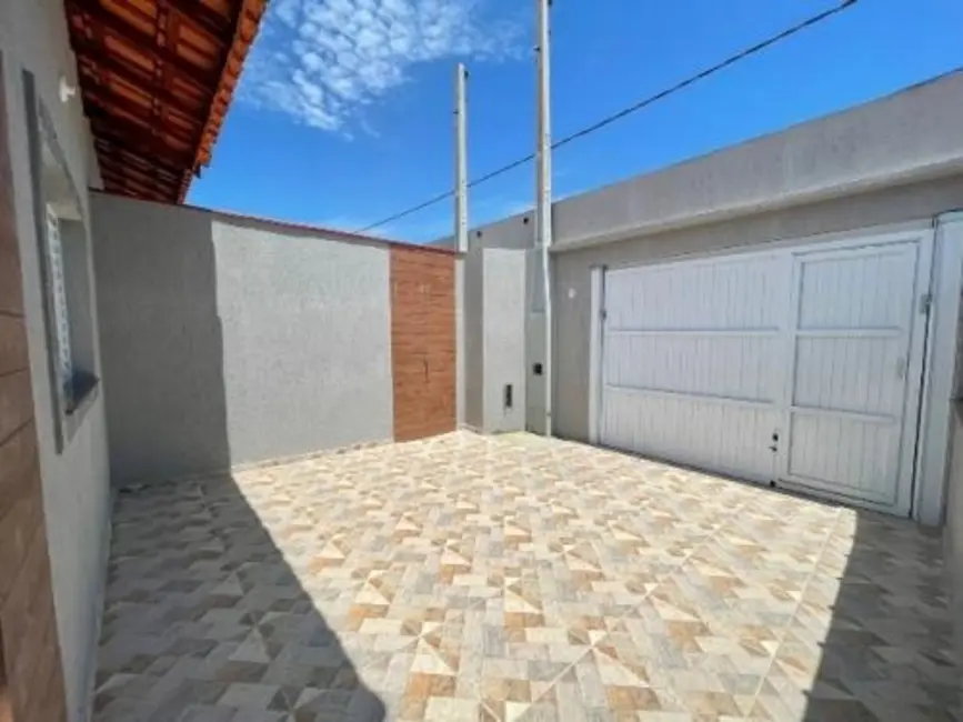 Foto 8 de Casa com 2 quartos à venda, 68m2 em Itanhaem - SP