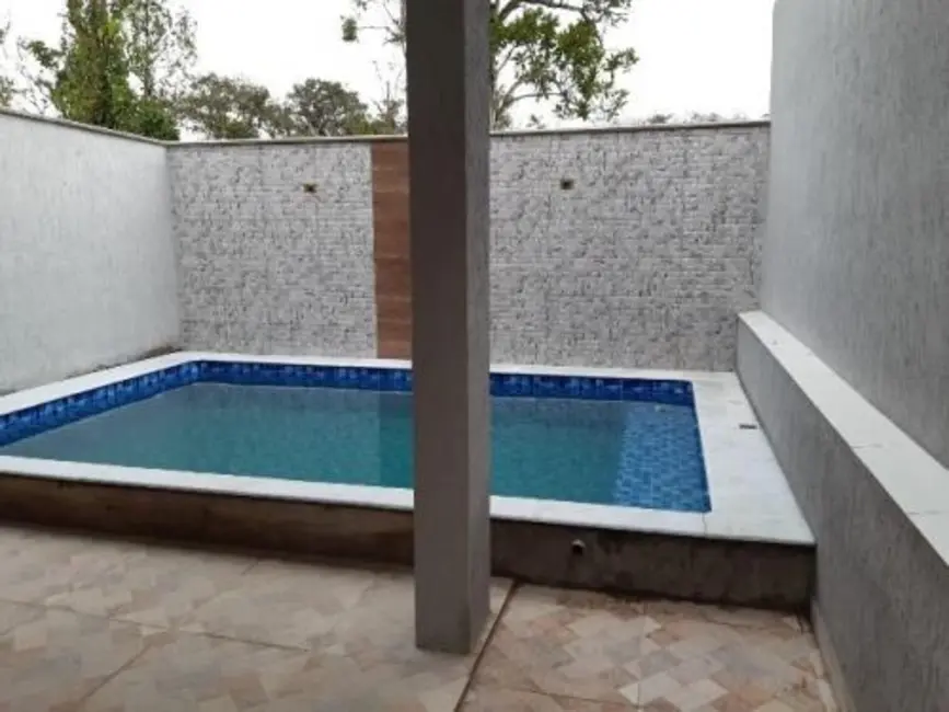 Foto 9 de Casa com 2 quartos à venda, 68m2 em Itanhaem - SP