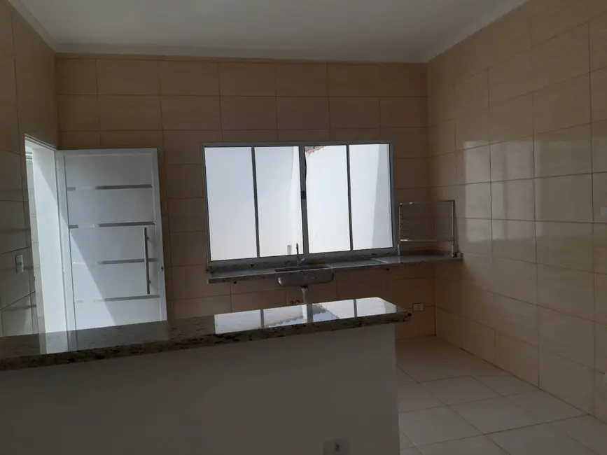 Foto 9 de Casa com 2 quartos à venda, 72m2 em Mongagua - SP