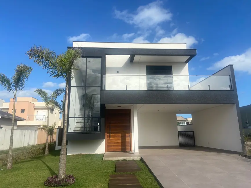 Casa com 3 quartos à venda, 200m2 em Peruibe - SP - imagem 1 Foto 1 de Casa com 3 quartos à venda, 200m2 em Peruibe - SP