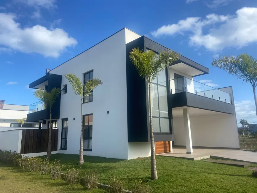 Casa com 3 quartos à venda, 200m2 em Peruibe - SP - imagem 3 Foto 3 de Casa com 3 quartos à venda, 200m2 em Peruibe - SP