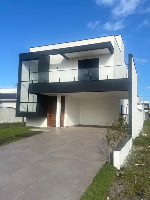 Casa com 3 quartos à venda, 200m2 em Peruibe - SP - imagem 2 Foto 2 de Casa com 3 quartos à venda, 200m2 em Peruibe - SP