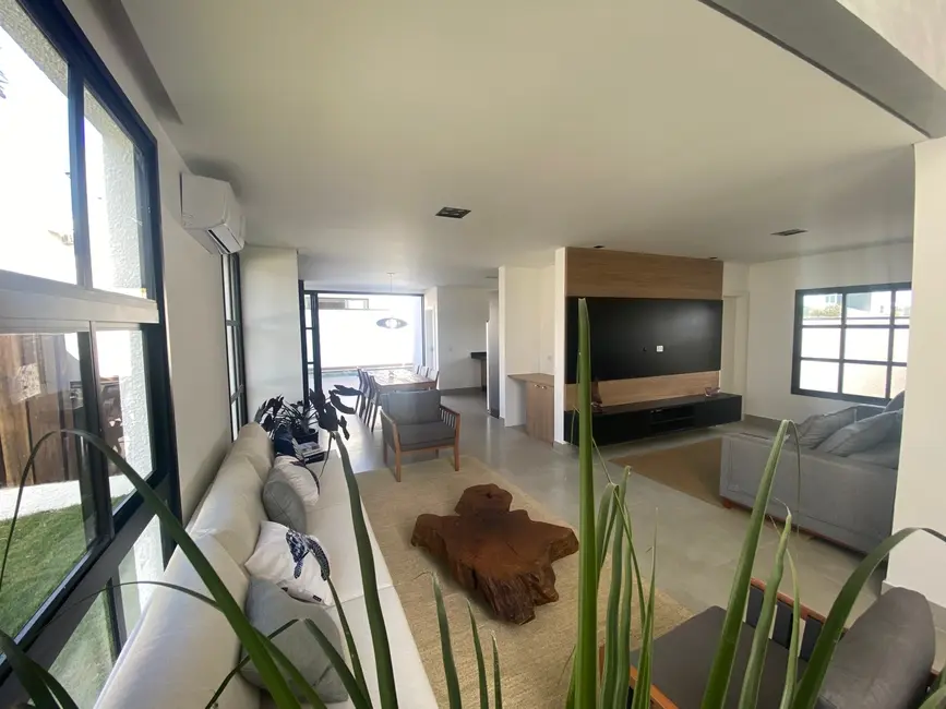 Casa com 3 quartos à venda, 200m2 em Peruibe - SP - imagem 7 Foto 7 de Casa com 3 quartos à venda, 200m2 em Peruibe - SP