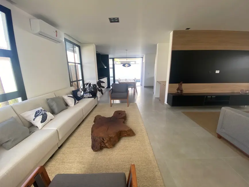 Casa com 3 quartos à venda, 200m2 em Peruibe - SP - imagem 5 Foto 5 de Casa com 3 quartos à venda, 200m2 em Peruibe - SP