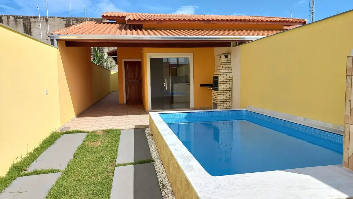 Foto 1 de Casa com 2 quartos à venda, 72m2 em Itanhaem - SP