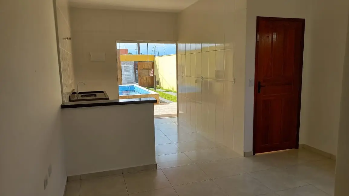 Foto 6 de Casa com 2 quartos à venda, 72m2 em Itanhaem - SP