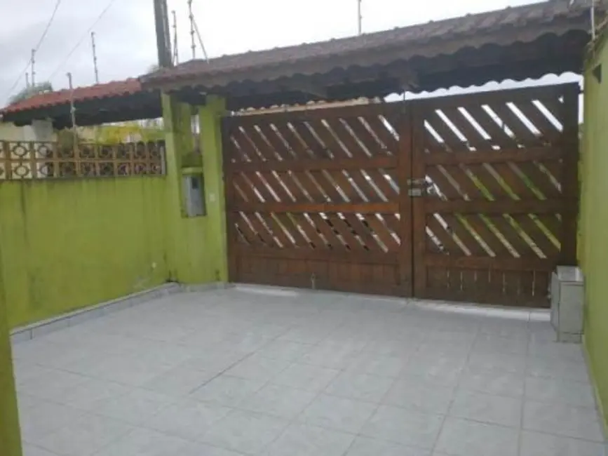 Foto 1 de Casa com 2 quartos à venda, 68m2 em Itanhaem - SP