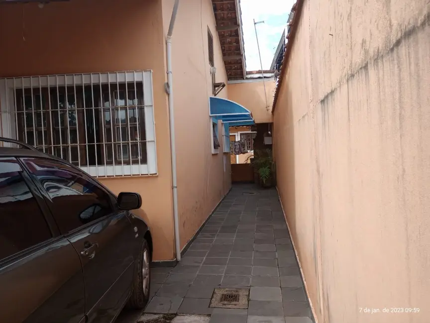 Foto 1 de Casa com 2 quartos à venda, 110m2 em Peruibe - SP