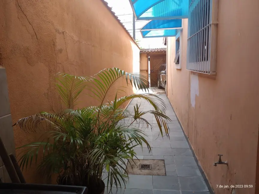 Casa com 2 quartos à venda, 110m2 em Peruibe - SP - imagem 9 Foto 9 de Casa com 2 quartos à venda, 110m2 em Peruibe - SP