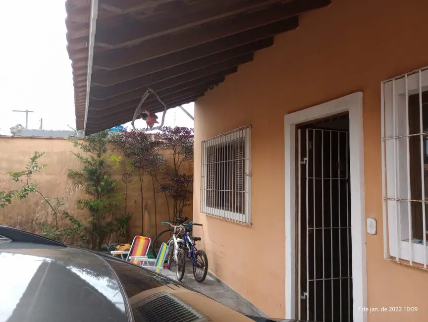 Casa com 2 quartos à venda, 110m2 em Peruibe - SP - imagem 3 Foto 3 de Casa com 2 quartos à venda, 110m2 em Peruibe - SP