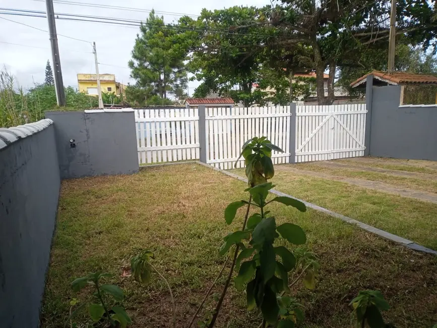 Casa com 3 quartos à venda, 100m2 em Peruibe - SP - imagem 8 Foto 8 de Casa com 3 quartos à venda, 100m2 em Peruibe - SP
