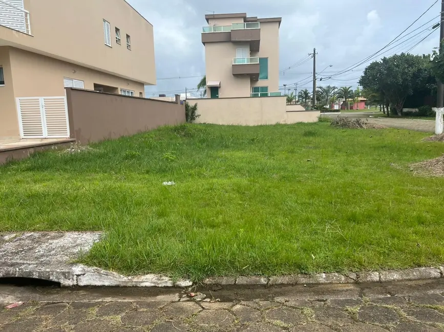 Foto 2 de Terreno / Lote à venda, 296m2 em Peruibe - SP