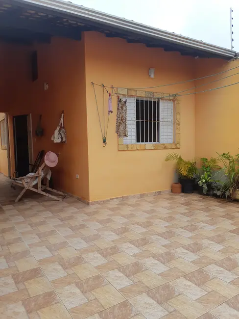 Foto 1 de Casa com 3 quartos à venda, 71m2 em Itanhaem - SP