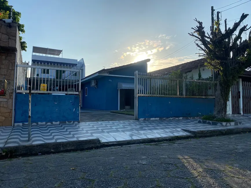 Foto 1 de Casa com 2 quartos à venda em Mongagua - SP