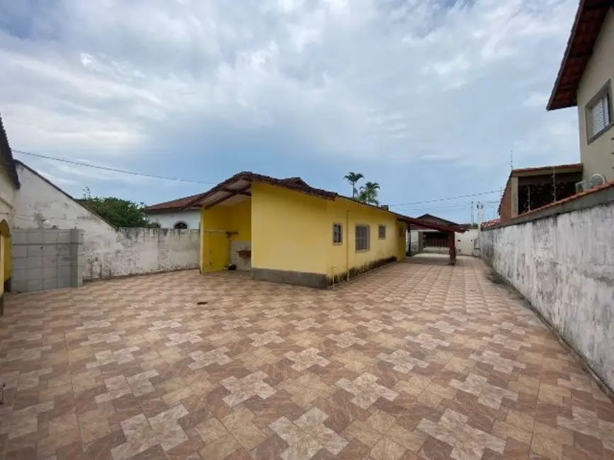 Foto 2 de Casa com 2 quartos à venda, 150m2 em Itanhaem - SP