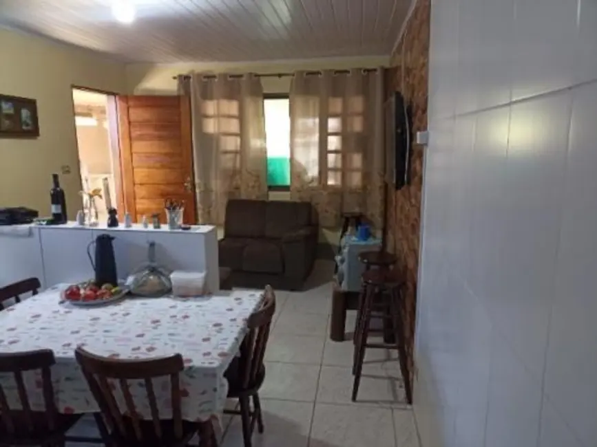 Casa com 2 quartos à venda, 70m2 em Itanhaem - SP - imagem 8 Foto 8 de Casa com 2 quartos à venda, 70m2 em Itanhaem - SP