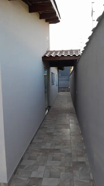 Foto 2 de Casa com 2 quartos à venda, 40m2 em Itanhaem - SP