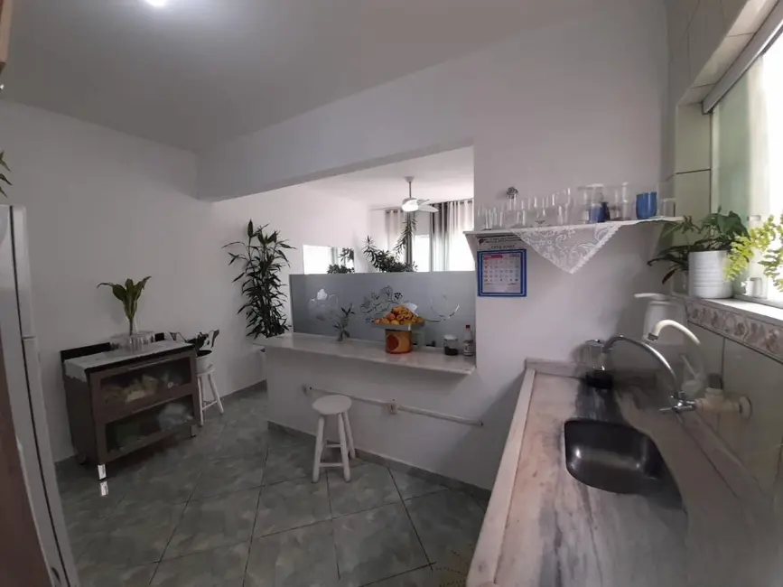 Casa com 2 quartos à venda, 60m2 em Peruibe - SP - imagem 4 Foto 4 de Casa com 2 quartos à venda, 60m2 em Peruibe - SP