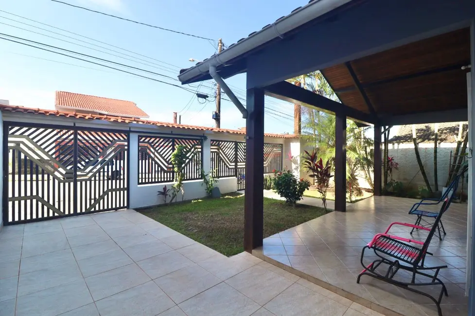 Casa com 3 quartos à venda, 80m2 em Peruibe - SP - imagem 3 Foto 3 de Casa com 3 quartos à venda, 80m2 em Peruibe - SP