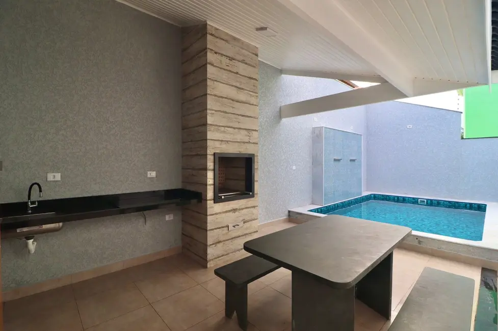 Casa com 3 quartos à venda, 149m2 em Peruibe - SP - imagem 9 Foto 9 de Casa com 3 quartos à venda, 149m2 em Peruibe - SP