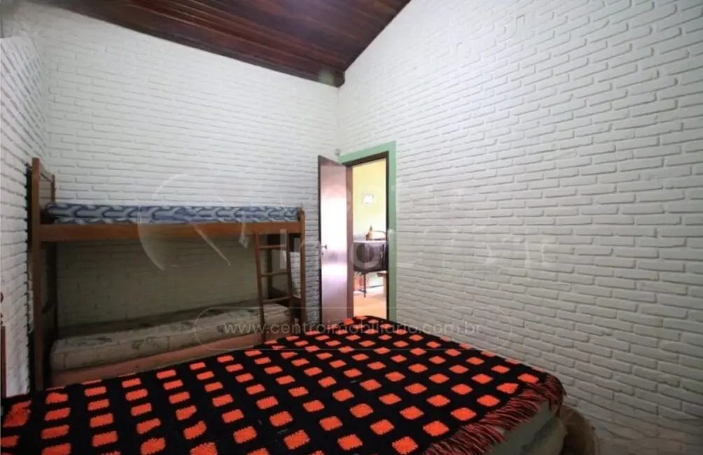 Casa com 5 quartos à venda, 230m2 em Peruibe - SP - imagem 9 Foto 9 de Casa com 5 quartos à venda, 230m2 em Peruibe - SP
