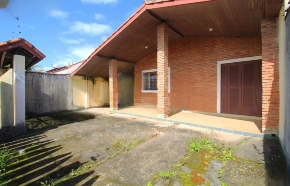 Foto 1 de Casa com 5 quartos à venda, 230m2 em Peruibe - SP