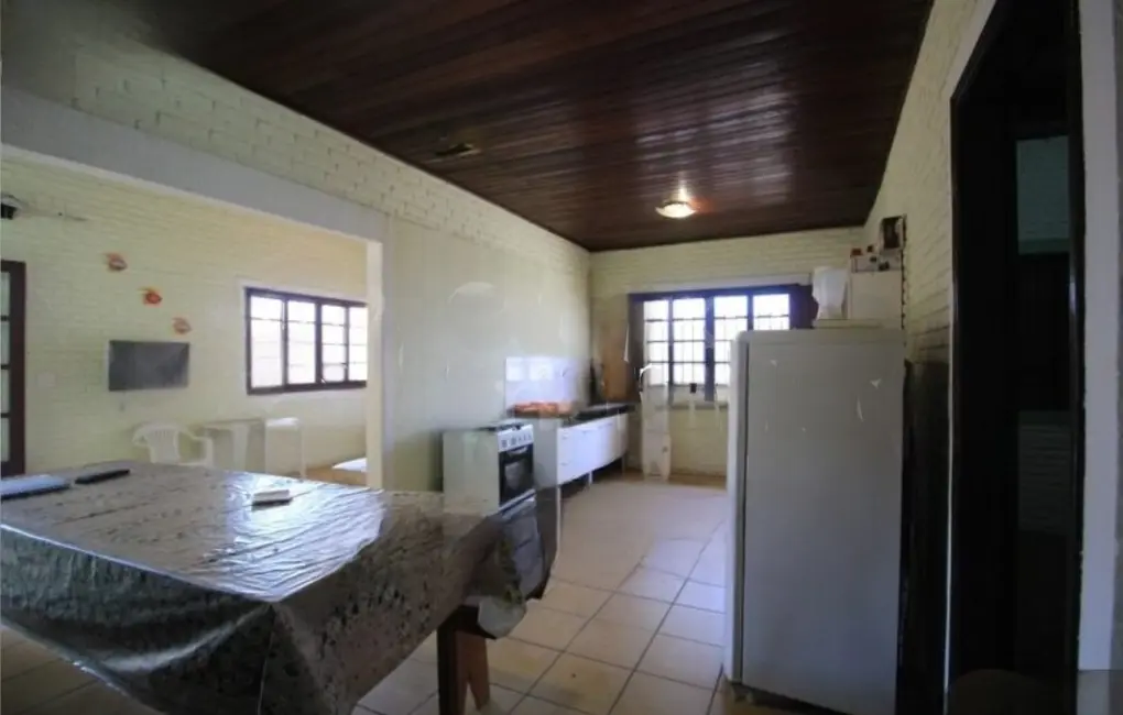 Casa com 5 quartos à venda, 230m2 em Peruibe - SP - imagem 7 Foto 7 de Casa com 5 quartos à venda, 230m2 em Peruibe - SP